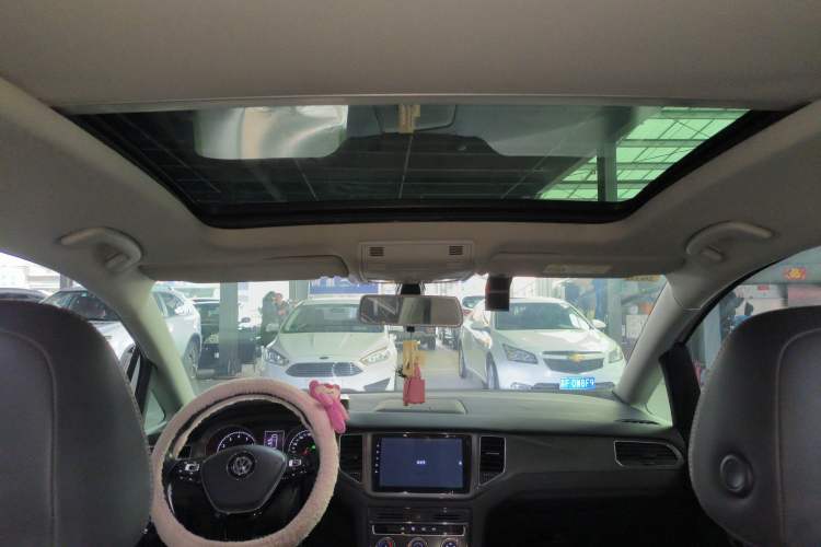 Used Volkswagen Golf Sportsvan 2018 230TSI Automatic Trend Edition Headliner
