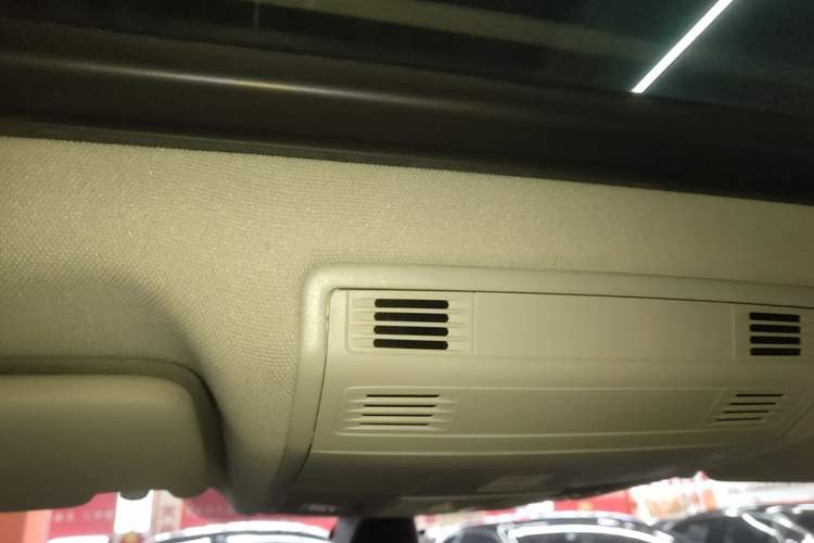 Used Volkswagen Golf Sportsvan 2018 230TSI Automatic Trend Edition Headliner