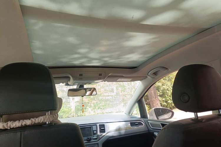 Used Volkswagen Golf Sportsvan 2018 230TSI Automatic Trend Edition Headliner