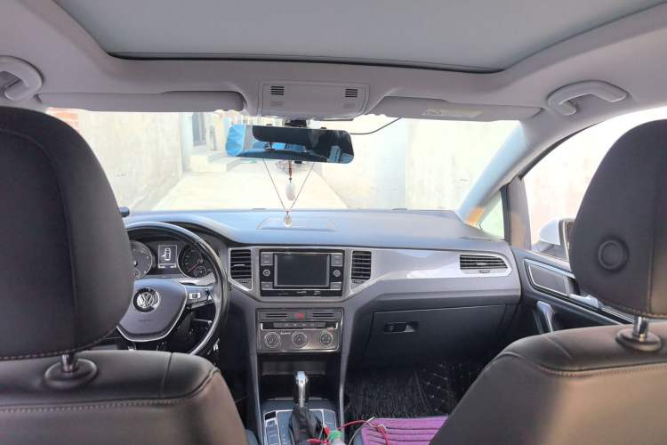 Used Volkswagen Golf Sportsvan 2018 230TSI Automatic Trend Edition Headliner