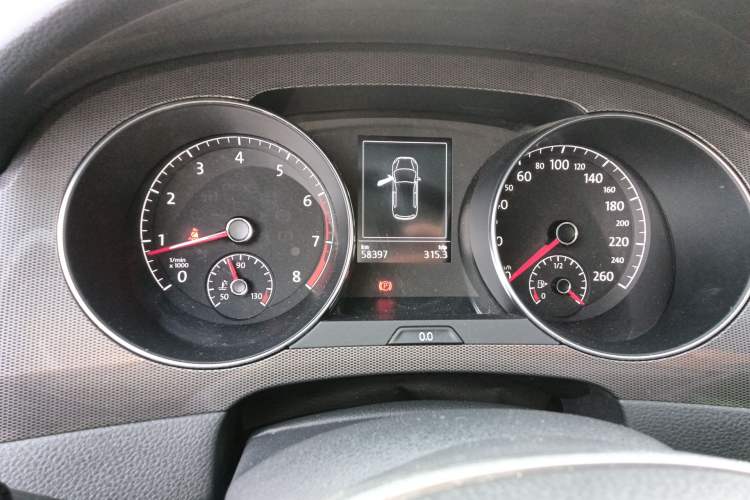 Used Volkswagen Golf Sportsvan 2018 230TSI Automatic Trend Edition Instrument Cluster
