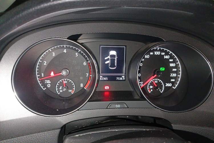 Used Volkswagen Golf Sportsvan 2018 230TSI Automatic Trend Edition Instrument Cluster