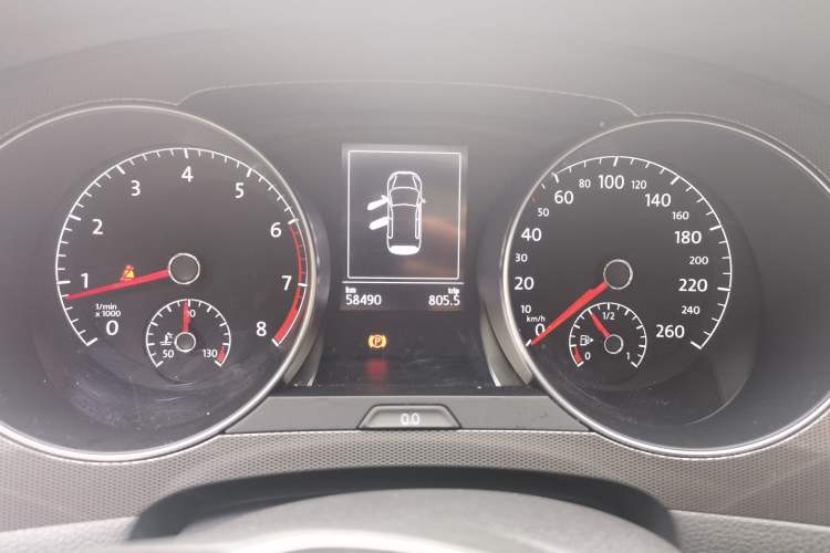 Used Volkswagen Golf Sportsvan 2018 230TSI Automatic Trend Edition Instrument Cluster