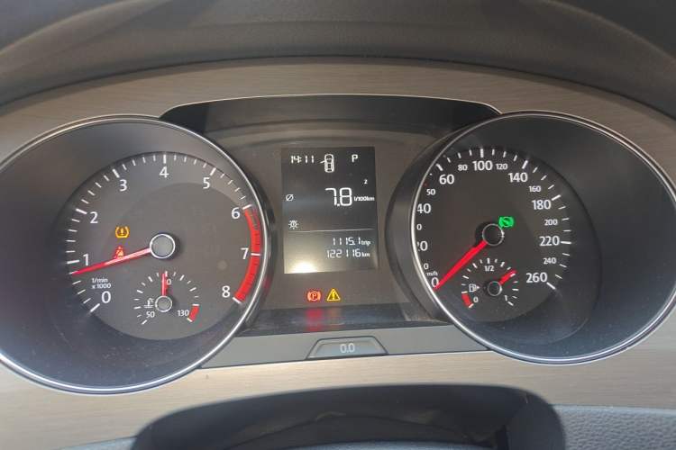 Used Volkswagen Golf Sportsvan 2018 1.6L Automatic Comfort Model Instrument Cluster
