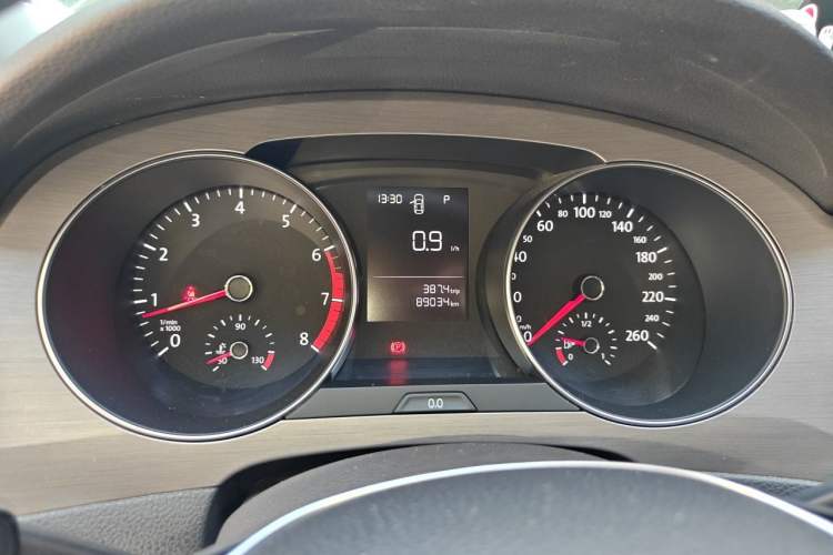 Used Volkswagen Golf Sportsvan 2018 1.6L Automatic Comfort Model Instrument Cluster