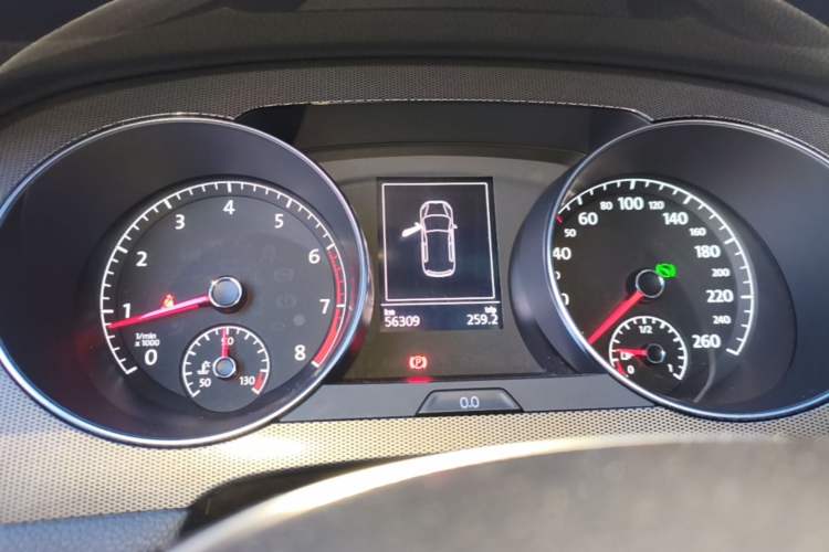 Used Volkswagen Golf Sportsvan 2018 230TSI Automatic Trend Edition Instrument Cluster
