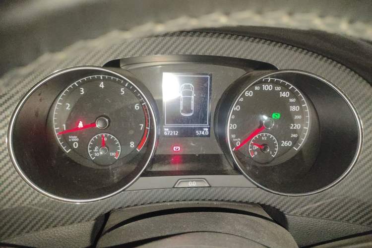 Used Volkswagen Golf Sportsvan 2018 2nd Anniversary Edition 230TSI Automatic Luxury Version Instrument Cluster