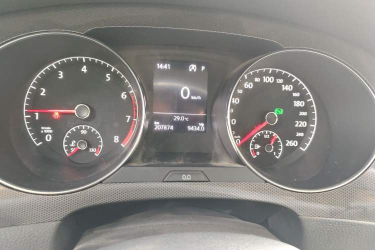 Used Volkswagen Golf Sportsvan 2018 230TSI Automatic Trend Edition Instrument Cluster