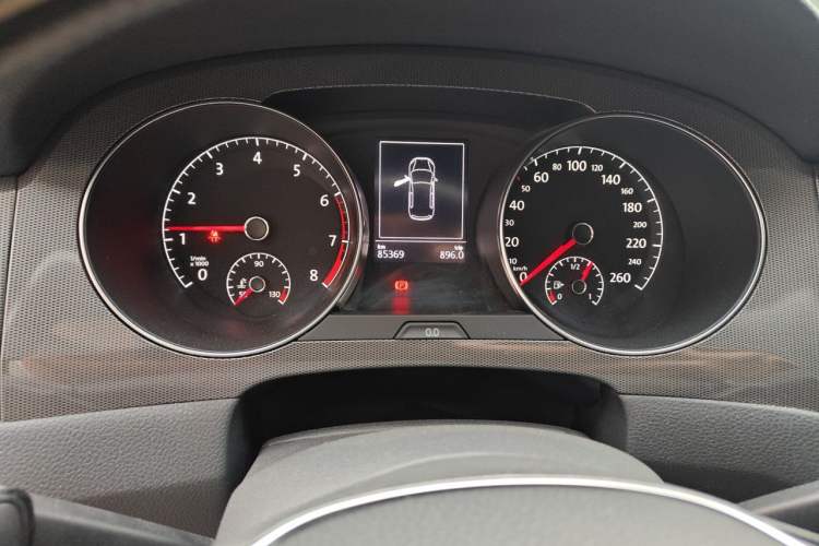 Used Volkswagen Golf Sportsvan 2018 230TSI Automatic Trend Edition Instrument Cluster