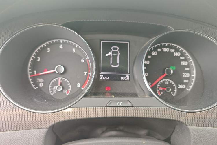 Used Volkswagen Golf Sportsvan 2018 230TSI Automatic Trend Edition Instrument Cluster