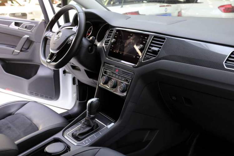 Used Volkswagen Golf Sportsvan 2018 230TSI Automatic Luxury Model Interior 1