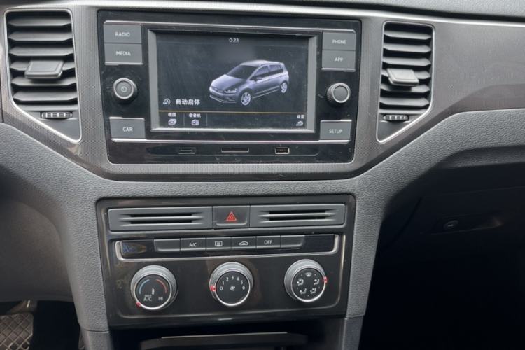 Used Volkswagen Golf Sportsvan 2018 230TSI Automatic Trend Edition Interior 11