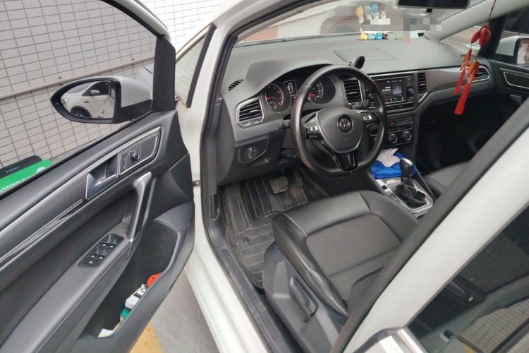 Used Volkswagen Golf Sportsvan 2018 230TSI Automatic Trend Edition Interior 3