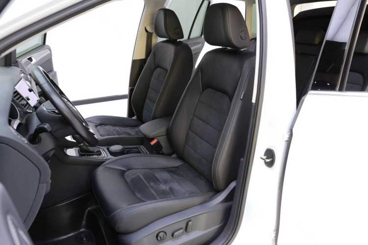 Used Volkswagen Golf Sportsvan 2018 230TSI Automatic Luxury Model Interior 3