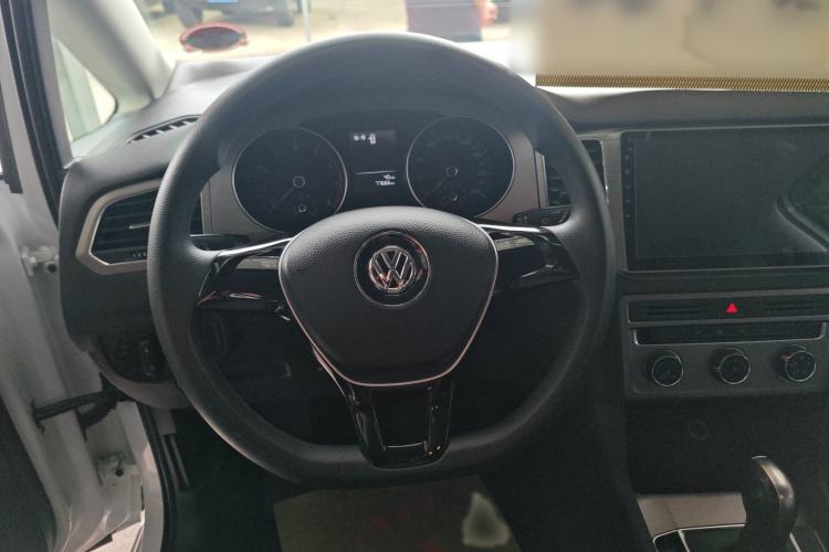 Used Volkswagen Golf Sportsvan 2018 1.6L Automatic Comfort Model Interior 4