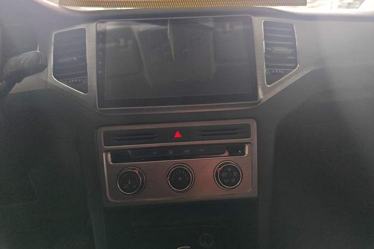 Used Volkswagen Golf Sportsvan 2018 1.6L Automatic Comfort Model Interior 6