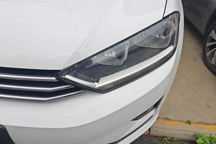 Used Volkswagen Golf Sportsvan 2018 1.6L Automatic Comfort Model Left Front Headlight