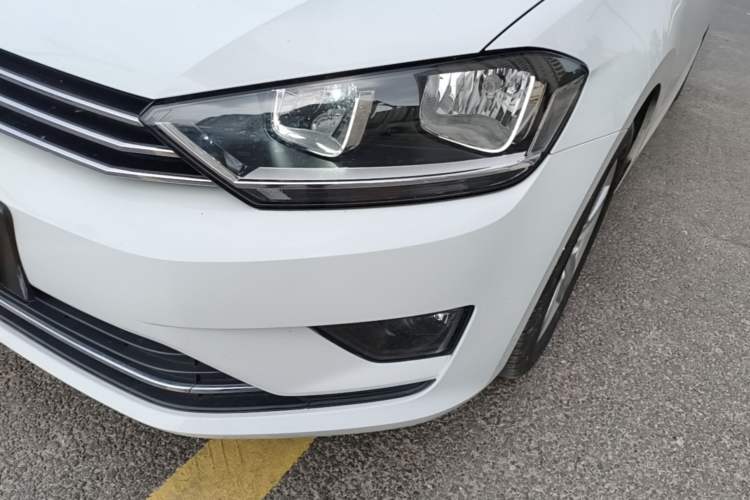 Used Volkswagen Golf Sportsvan 2018 1.6L Automatic Comfort Model Left Front Headlight