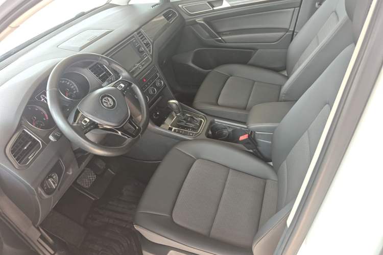 Used Volkswagen Golf Sportsvan 2018 230TSI Automatic Trend Edition Left Front Seat