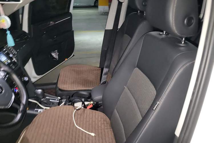 Used Volkswagen Golf Sportsvan 2018 230TSI Automatic Trend Edition Left Front Seat
