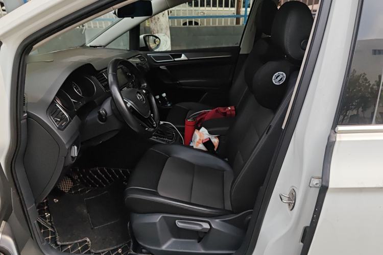 Used Volkswagen Golf Sportsvan 2018 230TSI Automatic Trend Edition Left Front Seat