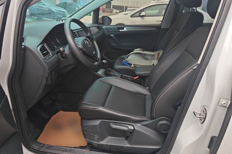Used Volkswagen Golf Sportsvan 2018 1.6L Automatic Comfort Model Left Front Seat
