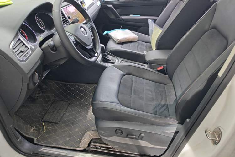 Used Volkswagen Golf Sportsvan 2018 280TSI Automatic Luxury Model Left Front Seat