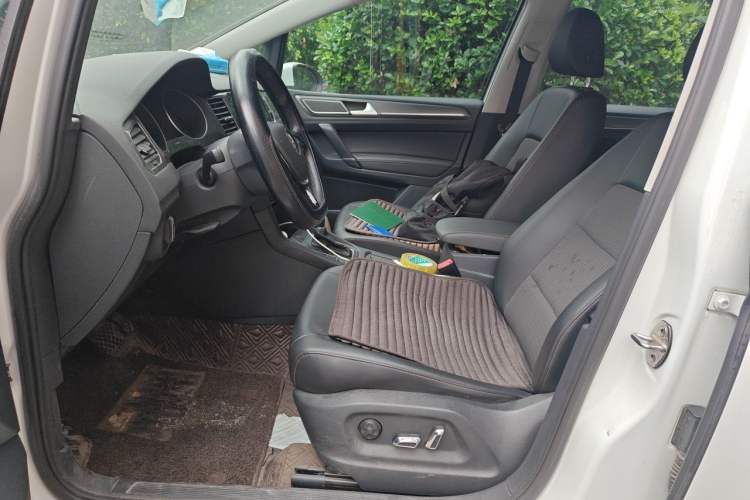 Used Volkswagen Golf Sportsvan 2018 230TSI Automatic Trend Edition Left Front Seat