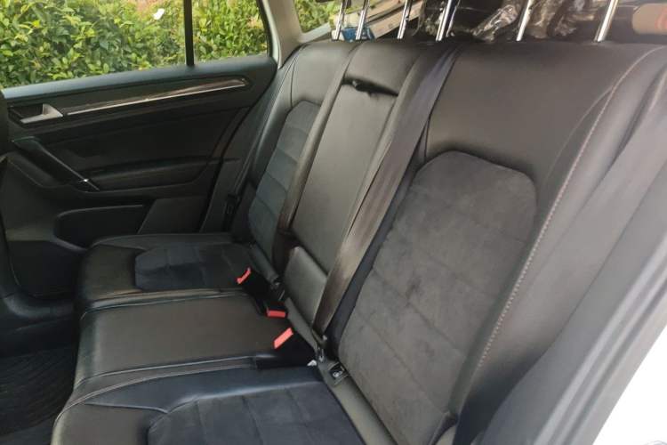 Used Volkswagen Golf Sportsvan 2018 280TSI Automatic Luxury Model Left Rear Seat