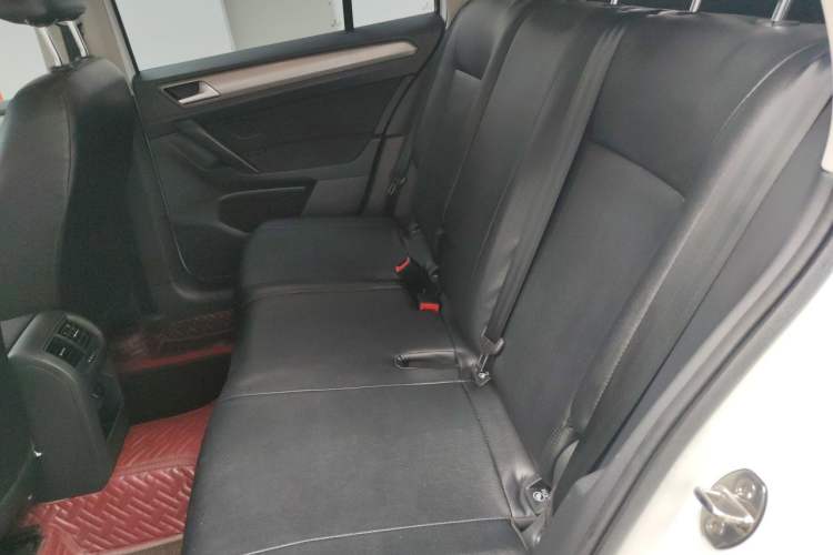 Used Volkswagen Golf Sportsvan 2018 1.6L Automatic Comfort Model Left Rear Seat