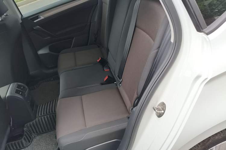 Used Volkswagen Golf Sportsvan 2018 1.6L Automatic Comfort Model Left Rear Seat