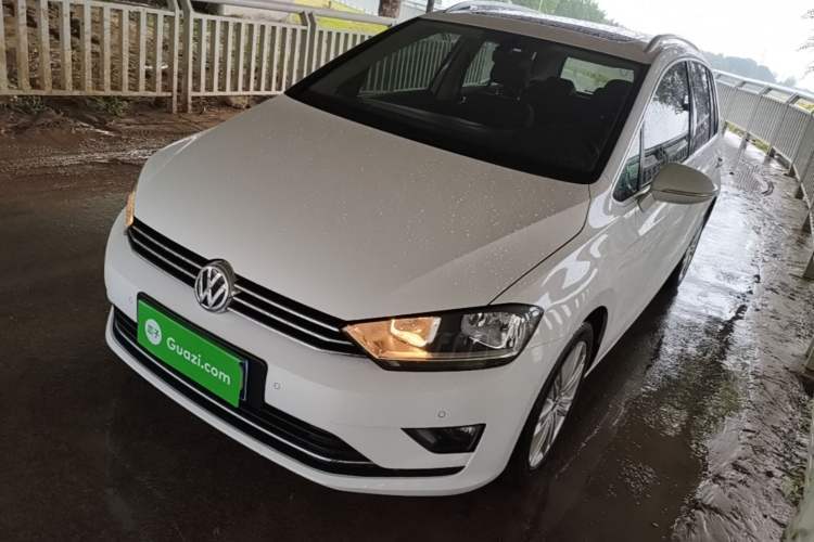 Used Volkswagen Golf Sportsvan 2018 230TSI Automatic Luxury Model Guazi used car, China used car export, Used car for sale, Used cars, Cheapest cars for sale
