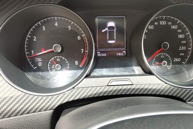 Used Volkswagen Golf Sportsvan 2018 230TSI Automatic Luxury Model Odometer Close Up