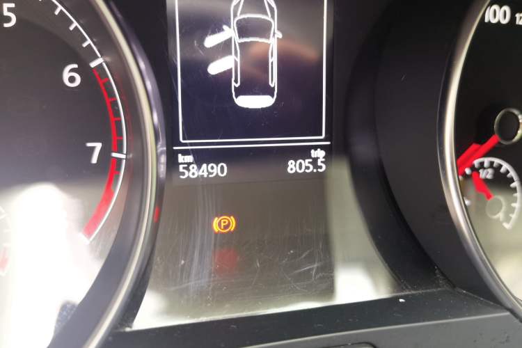 Used Volkswagen Golf Sportsvan 2018 230TSI Automatic Trend Edition Odometer Close Up