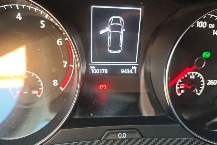 Used Volkswagen Golf Sportsvan 2018 280TSI Automatic Luxury Model Odometer Close Up