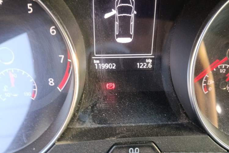 Used Volkswagen Golf Sportsvan 2018 280TSI Automatic Flagship Model Odometer Close Up