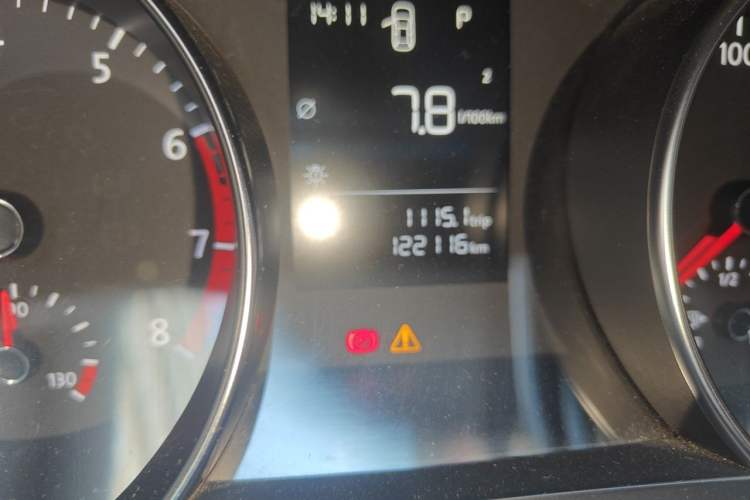 Used Volkswagen Golf Sportsvan 2018 1.6L Automatic Comfort Model Odometer Close Up
