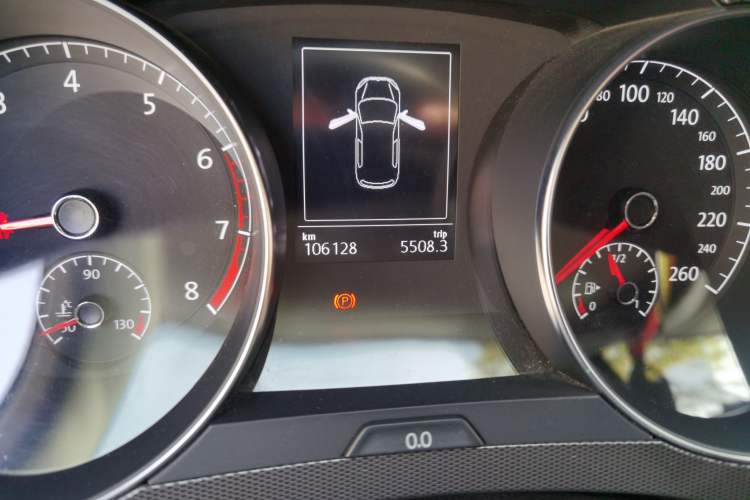 Used Volkswagen Golf Sportsvan 2018 230TSI Automatic Trend Edition Odometer Close Up
