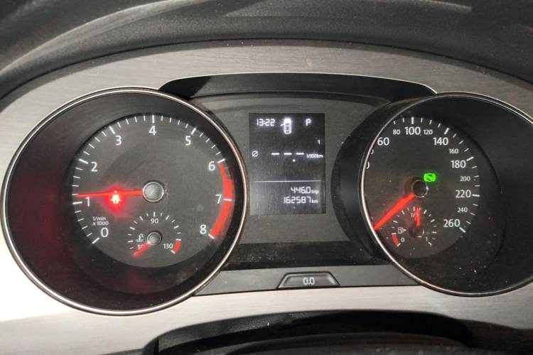 Used Volkswagen Golf Sportsvan 2018 1.6L Automatic Comfort Model Odometer Close Up