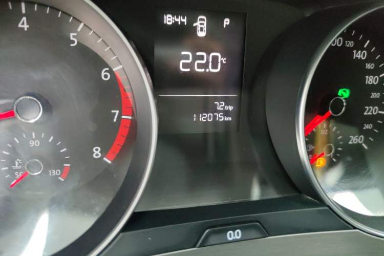 Used Volkswagen Golf Sportsvan 2018 1.6L Automatic Comfort Model Odometer Close Up