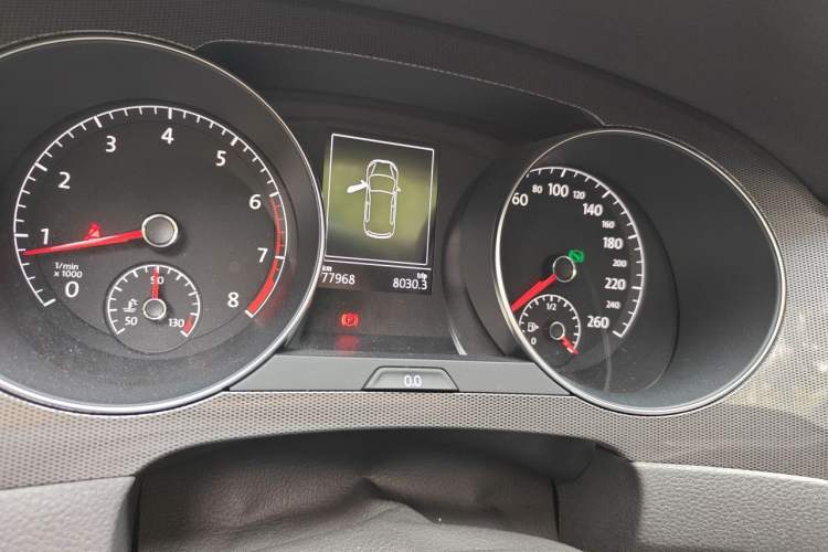 Used Volkswagen Golf Sportsvan 2018 230TSI Automatic Trend Edition Odometer Close Up