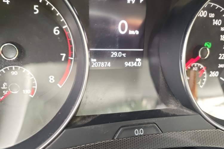 Used Volkswagen Golf Sportsvan 2018 230TSI Automatic Trend Edition Odometer Close Up