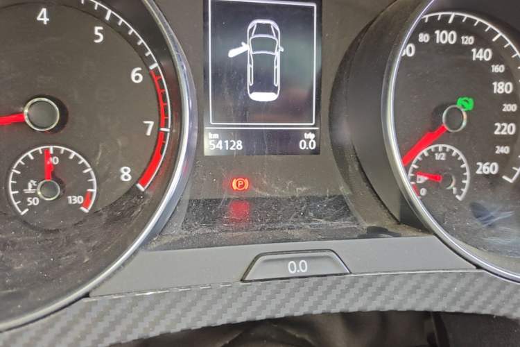 Used Volkswagen Golf Sportsvan 2018 280TSI Automatic Luxury Model Odometer Close Up