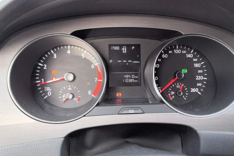 Used Volkswagen Golf Sportsvan 2018 1.6L Automatic Comfort Model Odometer Close Up