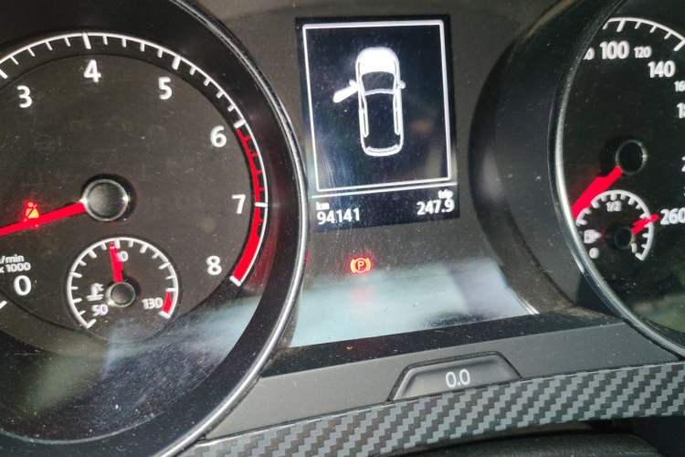 Used Volkswagen Golf Sportsvan 2018 230TSI Automatic Luxury Model Odometer Close Up