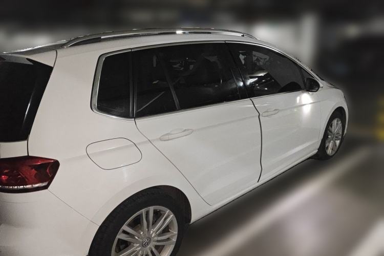 Used Volkswagen Golf Sportsvan 2018 230TSI Automatic Luxury Model Rear Right 45 Deg