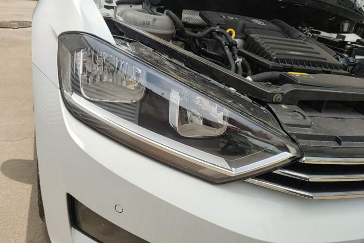 Used Volkswagen Golf Sportsvan 2018 230TSI Automatic Luxury Model Right Front Headlight