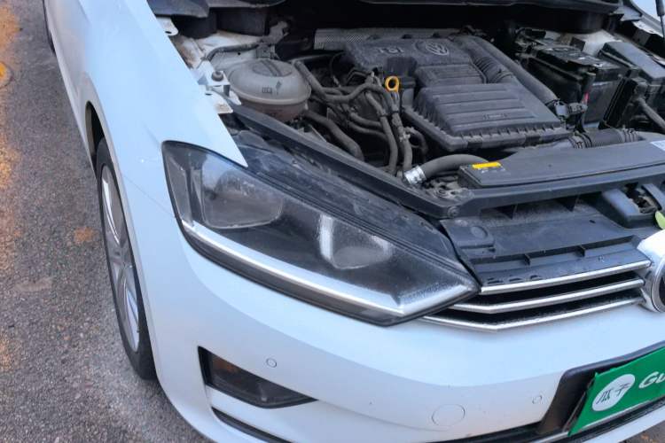 Used Volkswagen Golf Sportsvan 2018 280TSI Automatic Luxury Model Right Front Headlight