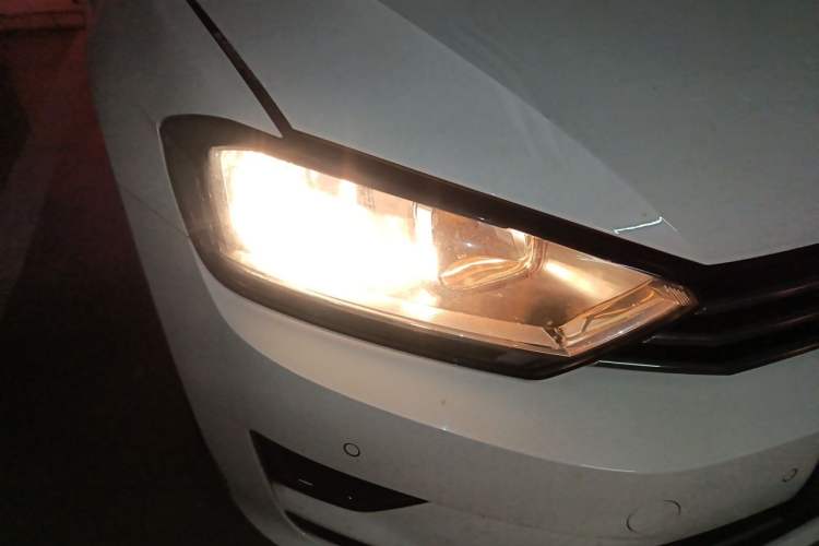 Used Volkswagen Golf Sportsvan 2018 230TSI Automatic Trend Edition Right Front Headlight