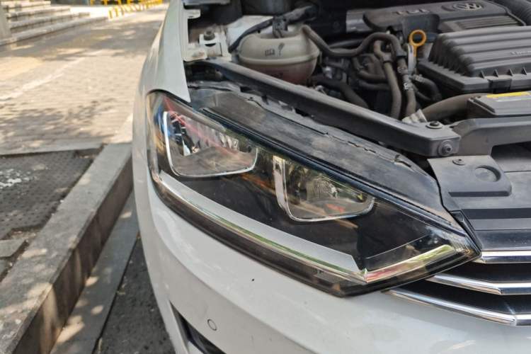Used Volkswagen Golf Sportsvan 2018 230TSI Automatic Trend Edition Right Front Headlight